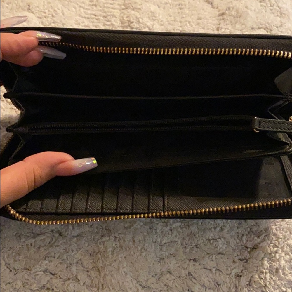 Wallet - image 3